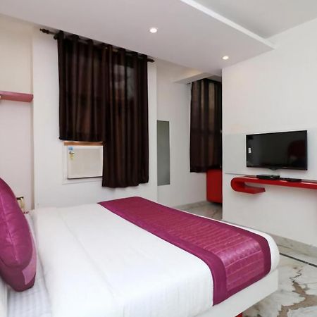 Hotel Leo Continental Nueva Delhi Exterior foto